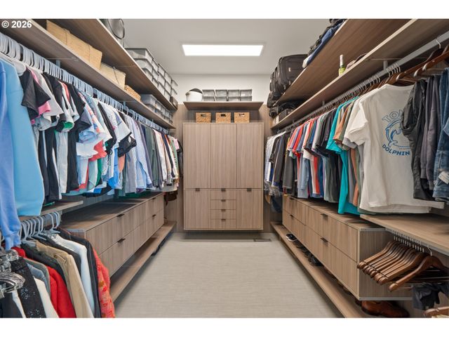 1289 CHANDLER Rd, Lake Oswego, OR 97034