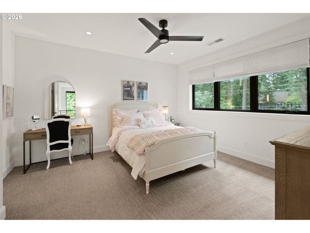 1289 CHANDLER Rd, Lake Oswego, OR 97034