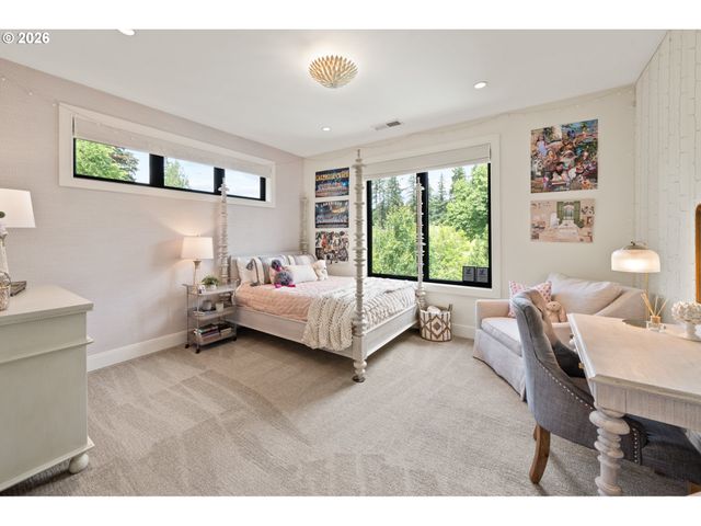 1289 CHANDLER Rd, Lake Oswego, OR 97034