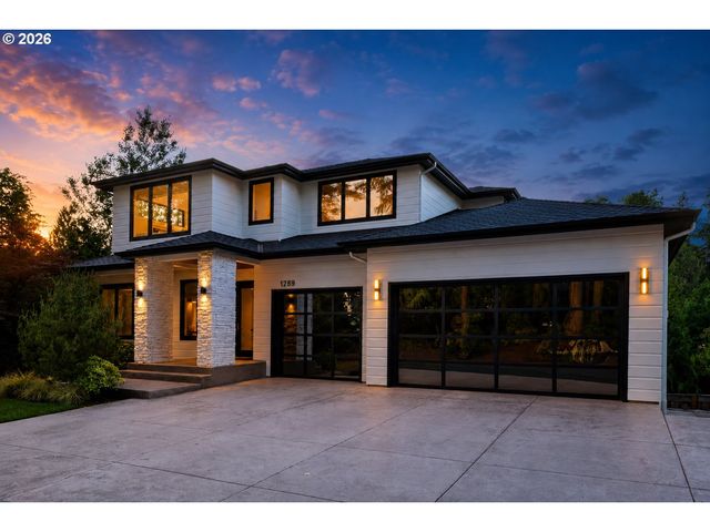 1289 CHANDLER Rd, Lake Oswego, OR 97034