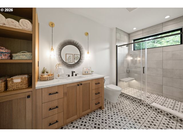 1289 CHANDLER Rd, Lake Oswego, OR 97034