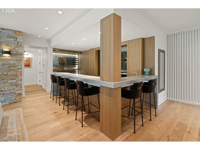1289 CHANDLER Rd, Lake Oswego, OR 97034