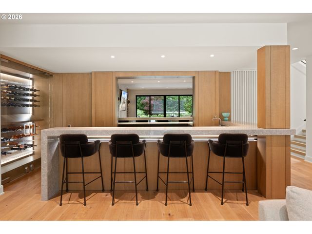 1289 CHANDLER Rd, Lake Oswego, OR 97034