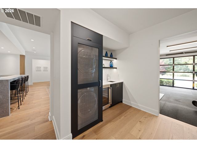 1289 CHANDLER Rd, Lake Oswego, OR 97034