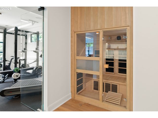 1289 CHANDLER Rd, Lake Oswego, OR 97034
