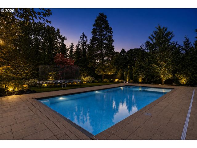 1289 CHANDLER Rd, Lake Oswego, OR 97034