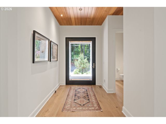 1289 CHANDLER Rd, Lake Oswego, OR 97034