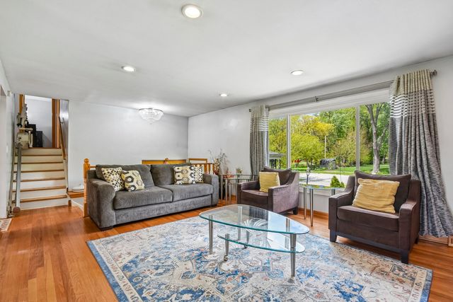 30W383 Bruce Lane, Naperville, IL 60563