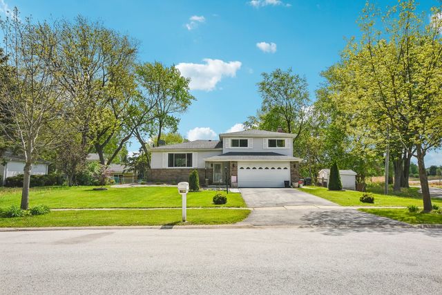 30W383 Bruce Lane, Naperville, IL 60563