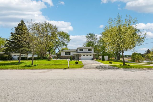 30W383 Bruce Lane, Naperville, IL 60563