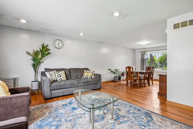 30W383 Bruce Lane, Naperville, IL 60563