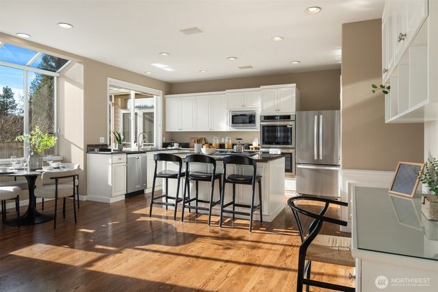 15897 SE 56TH Place, Bellevue, WA 98006