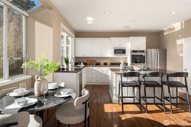 15897 SE 56TH Place, Bellevue, WA 98006