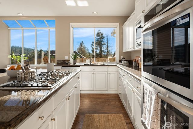 15897 SE 56TH Place, Bellevue, WA 98006