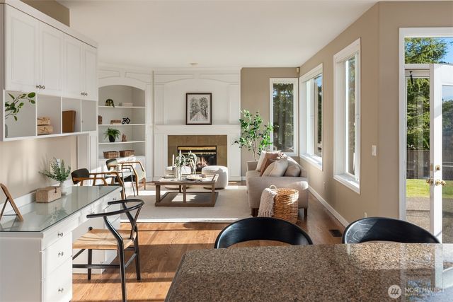 15897 SE 56TH Place, Bellevue, WA 98006