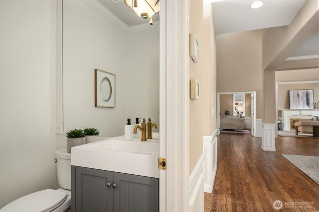 15897 SE 56TH Place, Bellevue, WA 98006