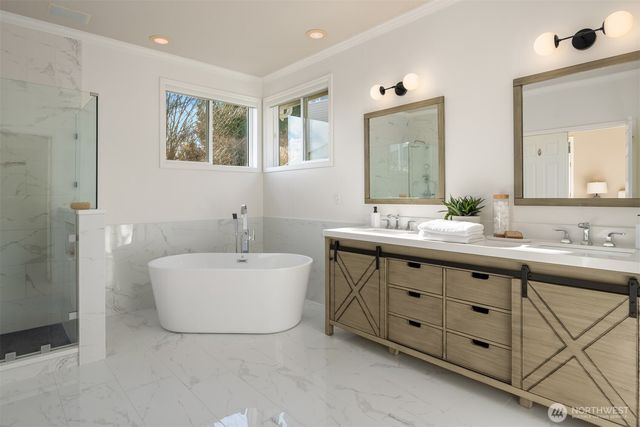 15897 SE 56TH Place, Bellevue, WA 98006