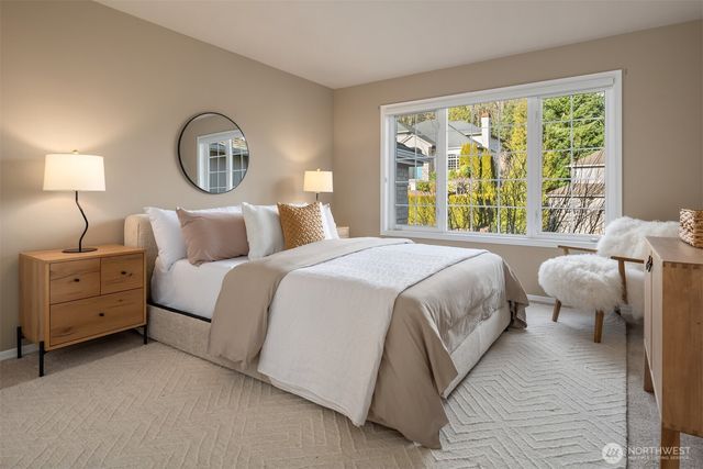 15897 SE 56TH Place, Bellevue, WA 98006