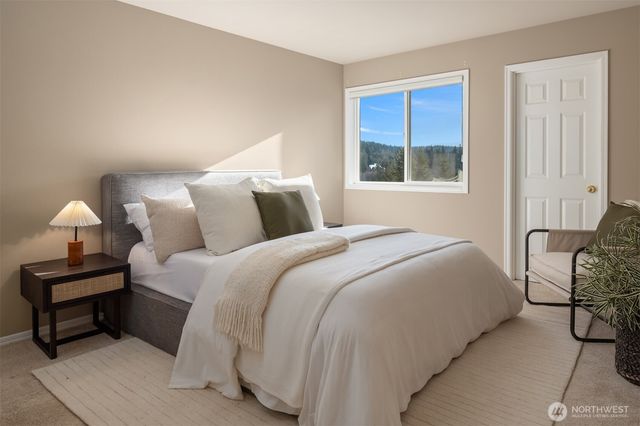 15897 SE 56TH Place, Bellevue, WA 98006