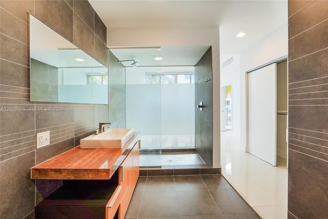 2100 Park Ave 108, Miami Beach, FL 33139