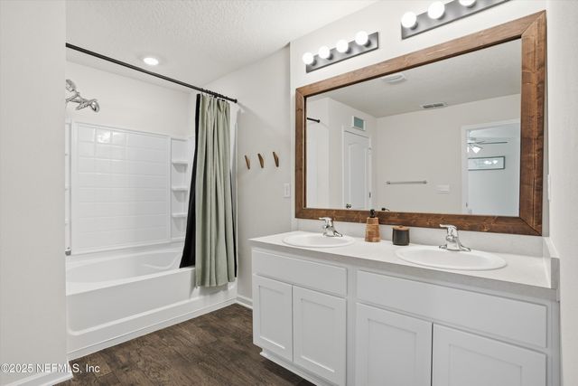 2660 OAK STREAM Drive, Green Cove Springs, FL 32043