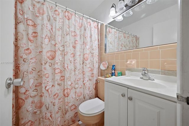 424 SW 7th Ave, Boynton Beach, FL 33435