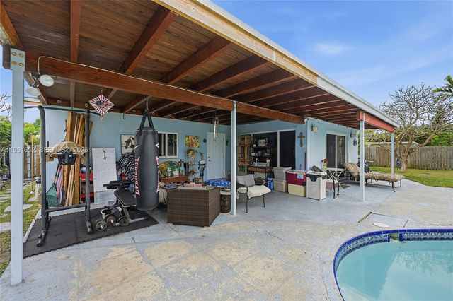 424 SW 7th Ave, Boynton Beach, FL 33435