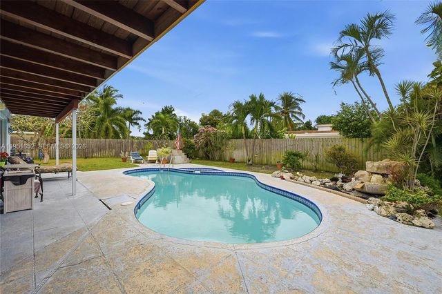 424 SW 7th Ave, Boynton Beach, FL 33435