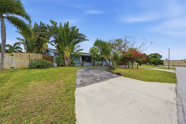424 SW 7th Ave, Boynton Beach, FL 33435