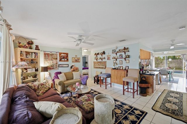 424 SW 7th Ave, Boynton Beach, FL 33435