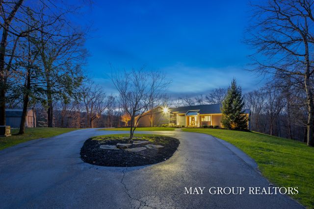 8355 Wilderness Trail NE, Ada, MI 49301