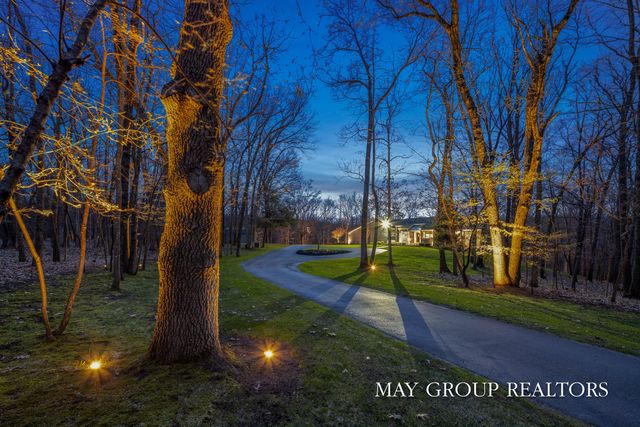 8355 Wilderness Trail NE, Ada, MI 49301