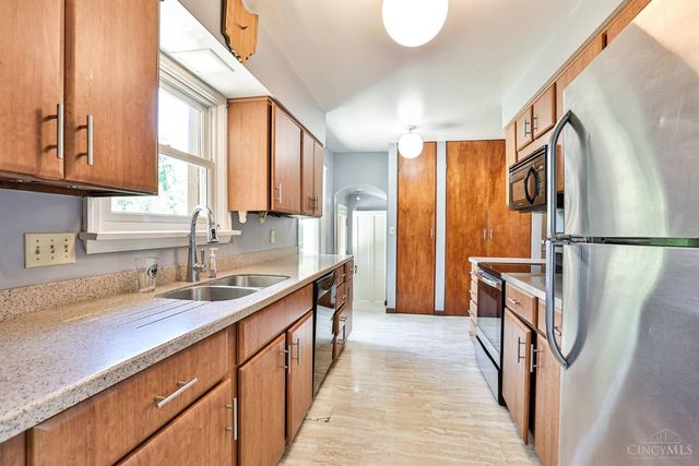 6794 Shawnee Run Road, Madeira, OH 45243