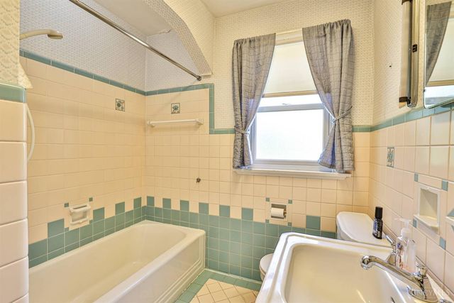 6794 Shawnee Run Road, Madeira, OH 45243