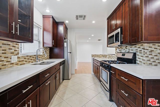 12811 Cumpston Street, Los Angeles, CA 91607