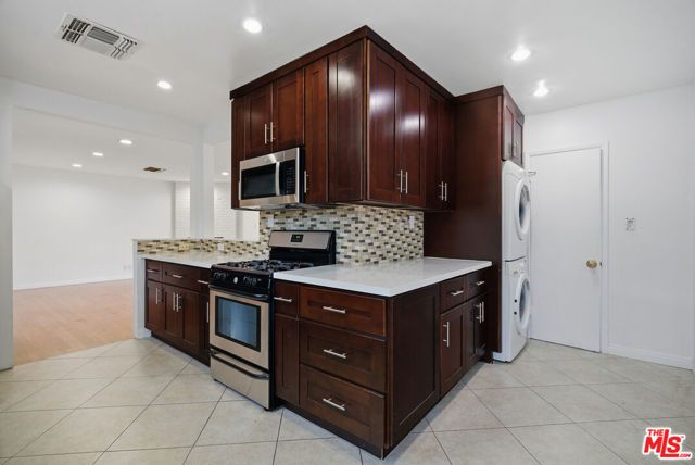 12811 Cumpston Street, Los Angeles, CA 91607