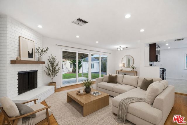 12811 Cumpston Street, Los Angeles, CA 91607
