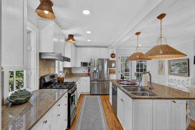 48 Avondale Avenue, Charleston, SC 29407