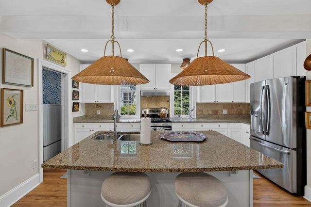 48 Avondale Avenue, Charleston, SC 29407