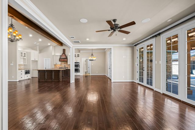 1405 11th Place, Shallowater, TX 79363