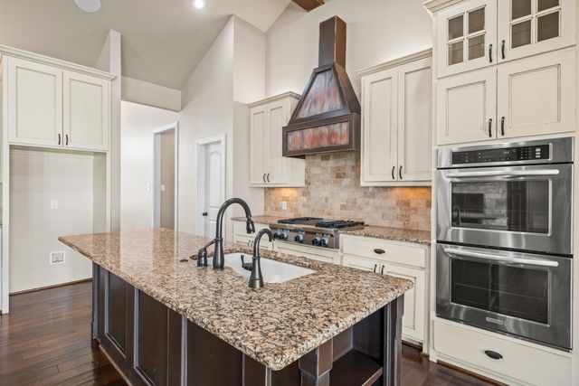 1405 11th Place, Shallowater, TX 79363