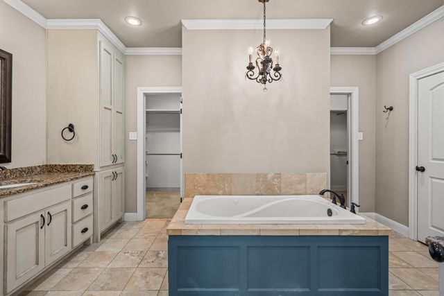 1405 11th Place, Shallowater, TX 79363