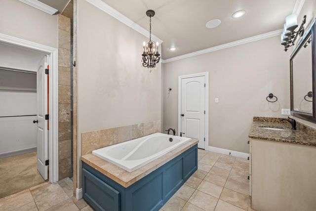 1405 11th Place, Shallowater, TX 79363