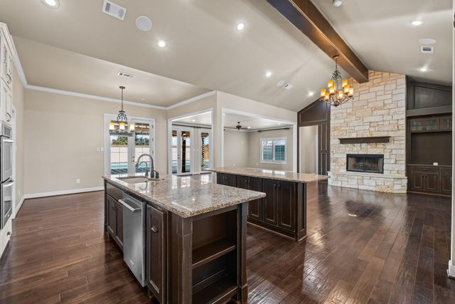 1405 11th Place, Shallowater, TX 79363