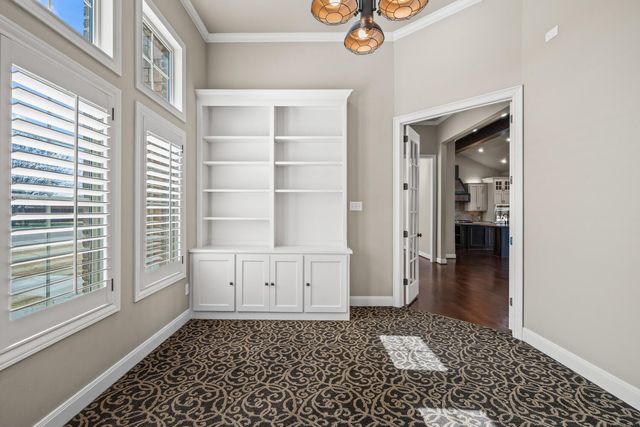 1405 11th Place, Shallowater, TX 79363