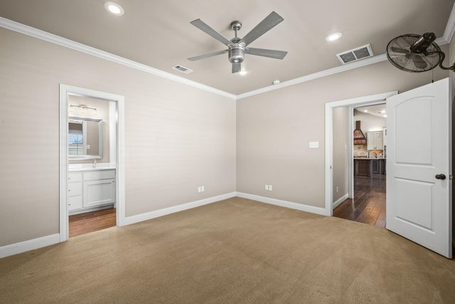 1405 11th Place, Shallowater, TX 79363