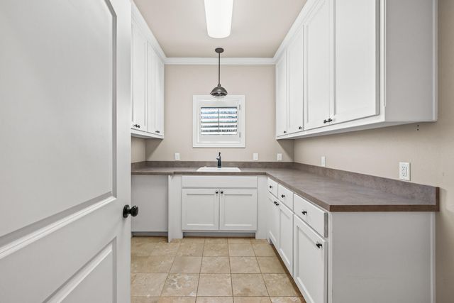 1405 11th Place, Shallowater, TX 79363