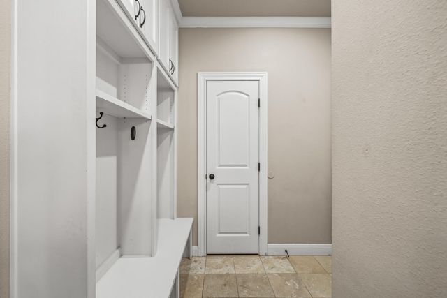 1405 11th Place, Shallowater, TX 79363