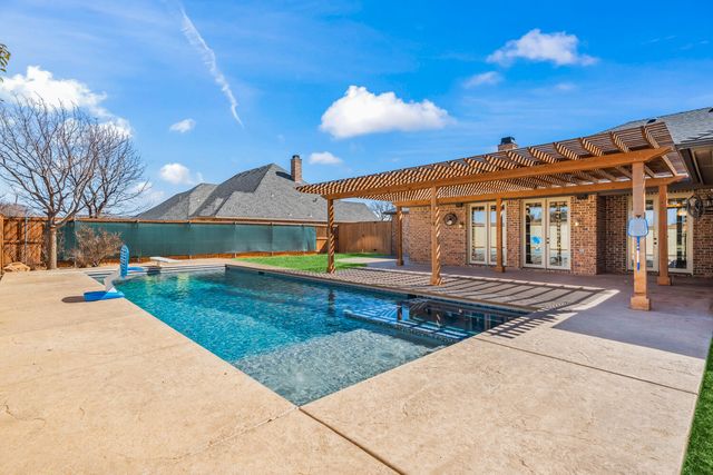 1405 11th Place, Shallowater, TX 79363