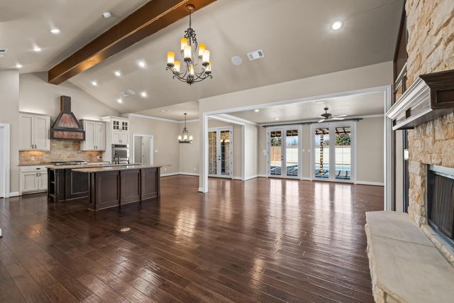 1405 11th Place, Shallowater, TX 79363